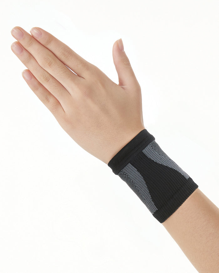 Triplicated Lining Compressive Wrist Sleeve - Excellent Warmth & Compression - Protects Weaken Muscles & Prevents Sports Injuries_gallery_11