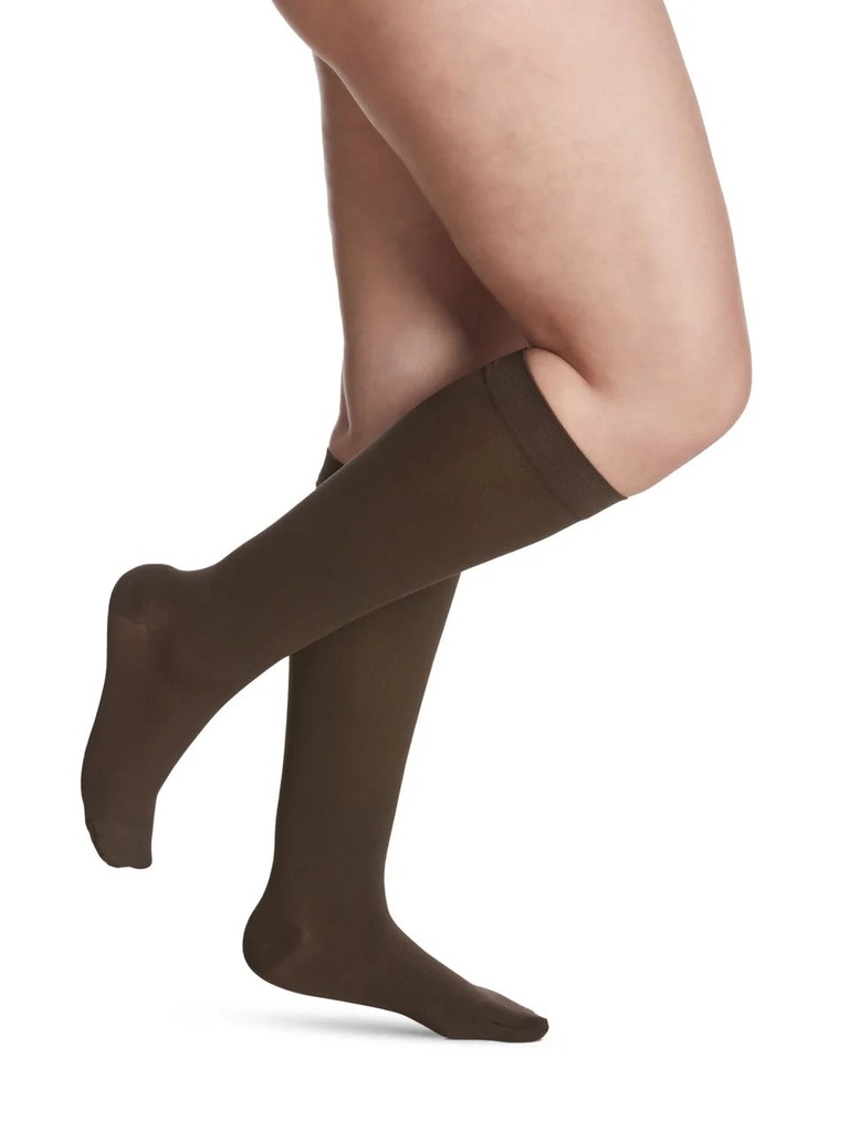 Sigvaris Soft Opaque - Knee-High w/Grip-Top (20-30mmHg)_gallery_25