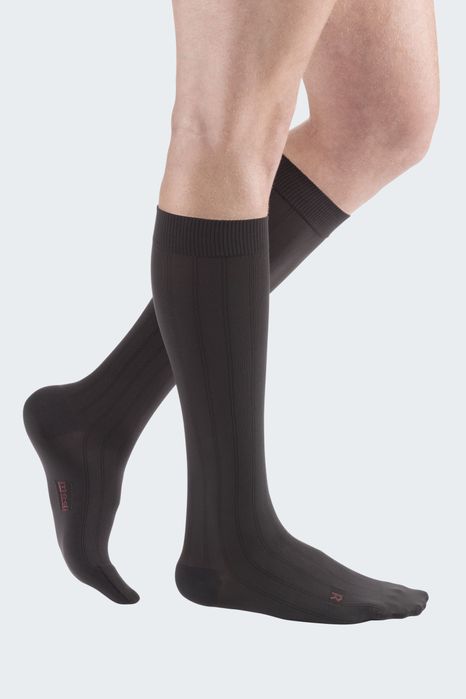 Sigvaris Compression Stocking (20-30mmHg) Cotton - Thigh High Closed Toe_gallery_16