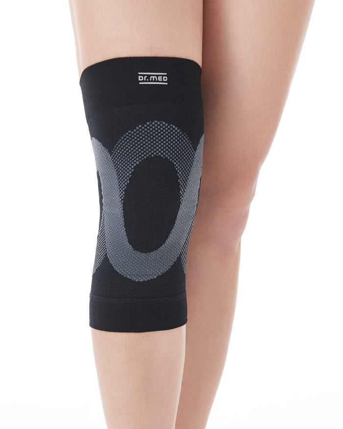 Triplicated Lining Compression Knee Sleeve Brace For Running, Injury Recovery, and Joint Pain Relief - Breathable Knee Support Bandage (Small/ Medium/ Large) - Black_gallery_23